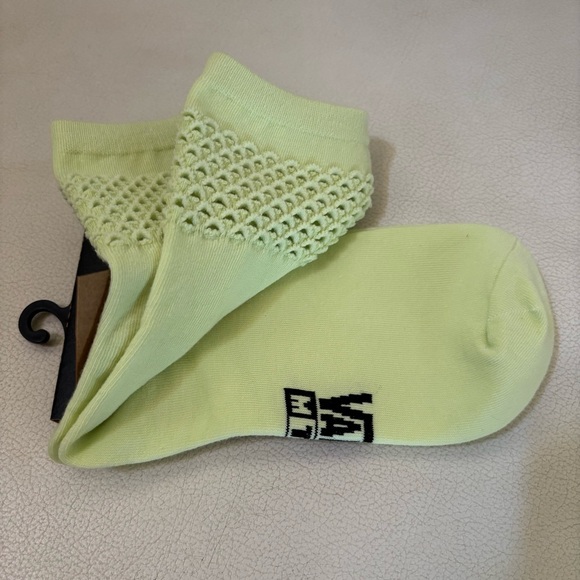 Vans Socks - Picture 1 of 3